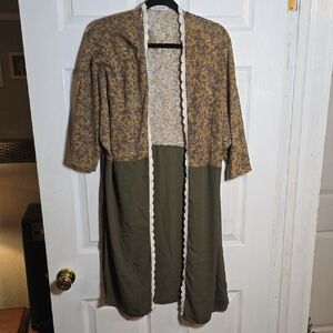 BOTTLETTE ONE SIZE Tan Green Elegant Women's Cardigan with Lace Trim